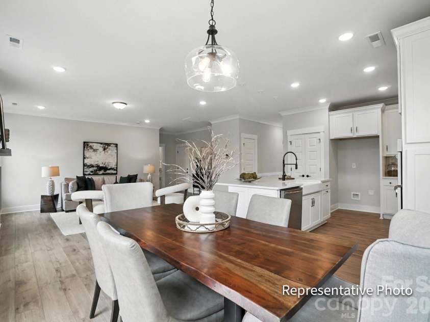 6022 New River Drive, Huntersville, NC 28078.  MLS# CAR4409552, YatesRealty ID 40455. Breakfast Area