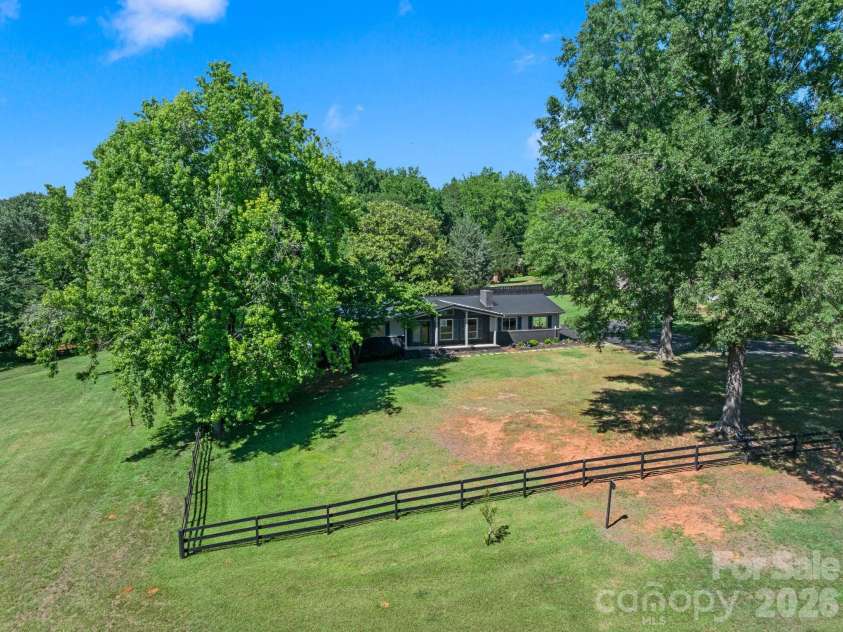 1064 Knollwood Road, Boiling Springs, SC 29316.  MLS# CAR4409628, YatesRealty ID 40456. 
