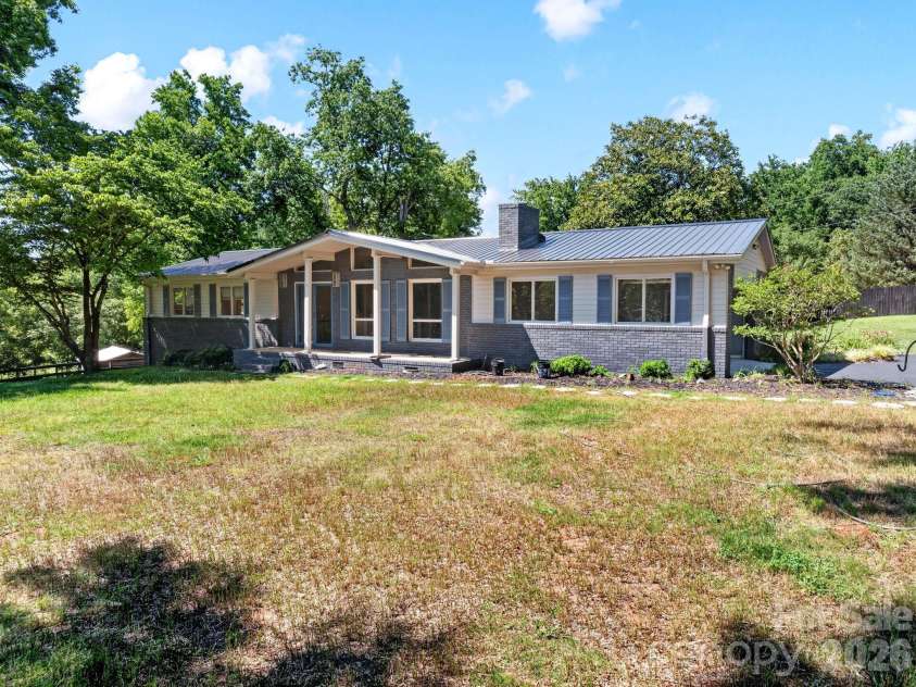 1064 Knollwood Road, Boiling Springs, SC 29316.  MLS# CAR4409628, YatesRealty ID 40456. 