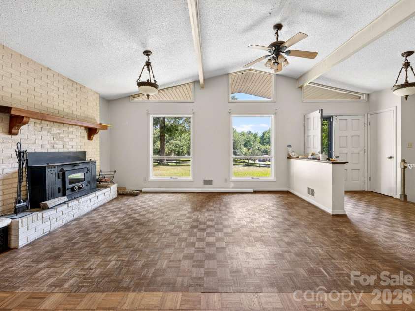 1064 Knollwood Road, Boiling Springs, SC 29316.  MLS# CAR4409628, YatesRealty ID 40456. 