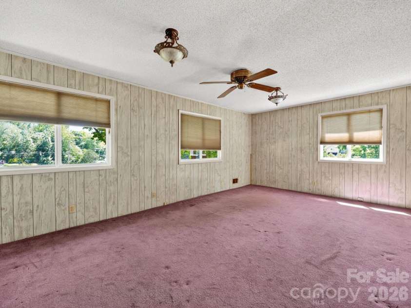 1064 Knollwood Road, Boiling Springs, SC 29316.  MLS# CAR4409628, YatesRealty ID 40456. 
