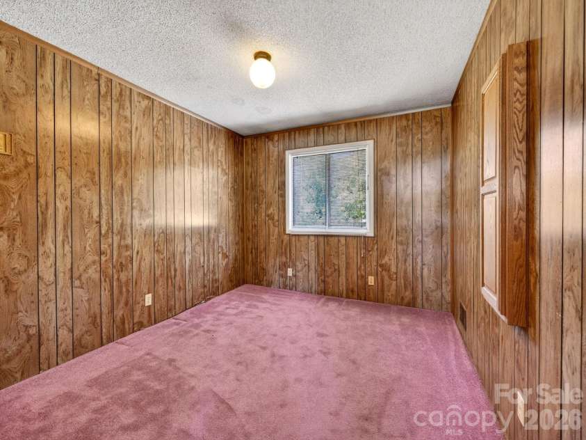 1064 Knollwood Road, Boiling Springs, SC 29316.  MLS# CAR4409628, YatesRealty ID 40456. 