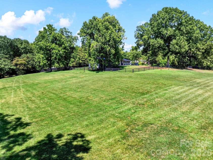 1064 Knollwood Road, Boiling Springs, SC 29316.  MLS# CAR4409628, YatesRealty ID 40456. 