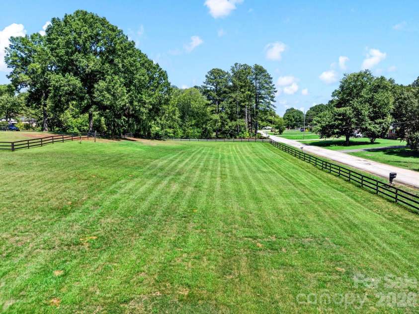 1064 Knollwood Road, Boiling Springs, SC 29316.  MLS# CAR4409628, YatesRealty ID 40456. 