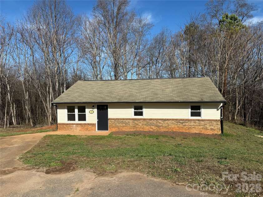 142 Winchester Drive, Ellenboro, NC 28040.  MLS# CAR4334243, YatesRealty ID 4046. 