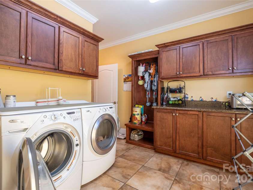 1427 Merrimont Avenue, Kings Mountain, NC 28086.  MLS# CAR4312832, YatesRealty ID 4046. Laundry