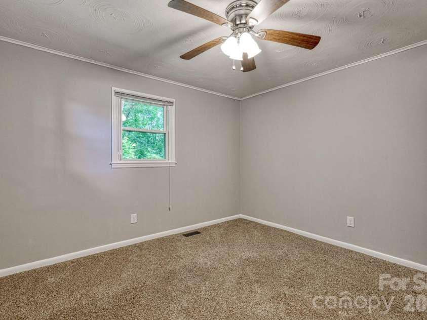 110 Chapman Circle, Spartanburg, SC 29307.  MLS# CAR4409645, YatesRealty ID 40460. 