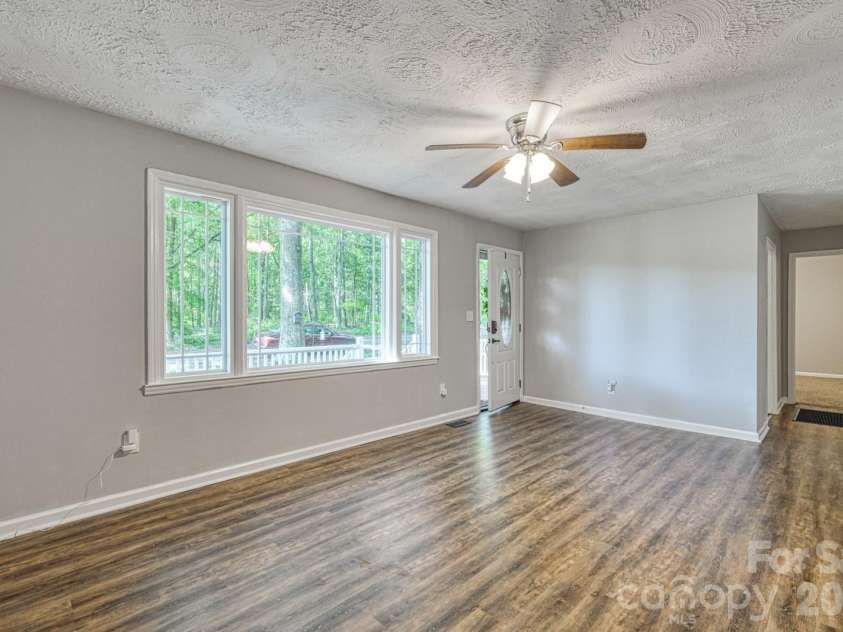 110 Chapman Circle, Spartanburg, SC 29307.  MLS# CAR4409645, YatesRealty ID 40460. 