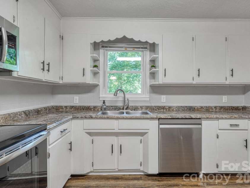 110 Chapman Circle, Spartanburg, SC 29307.  MLS# CAR4409645, YatesRealty ID 40460. 