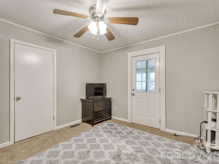 110 Chapman Circle, Spartanburg, SC 29307.  MLS# CAR4409645, YatesRealty ID 40460. 