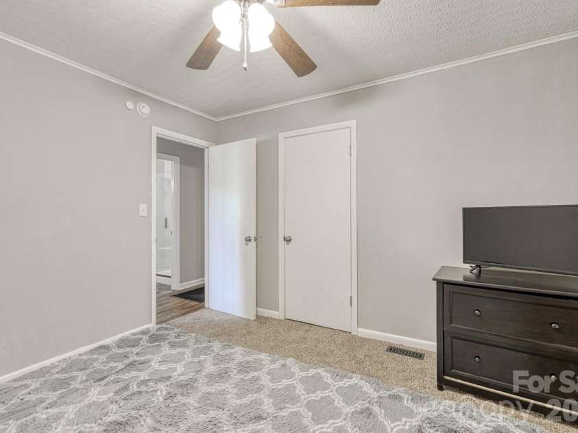 110 Chapman Circle, Spartanburg, SC 29307.  MLS# CAR4409645, YatesRealty ID 40460. 
