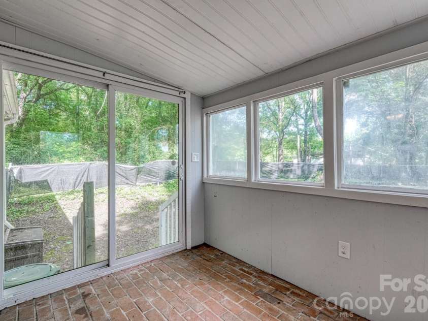 110 Chapman Circle, Spartanburg, SC 29307.  MLS# CAR4409645, YatesRealty ID 40460. 