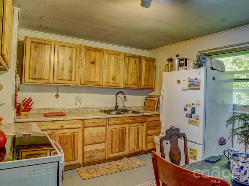 1213 Roaring Fork Road, Mars Hill, NC 28754.  MLS# CAR4409716, YatesRealty ID 40463. 
