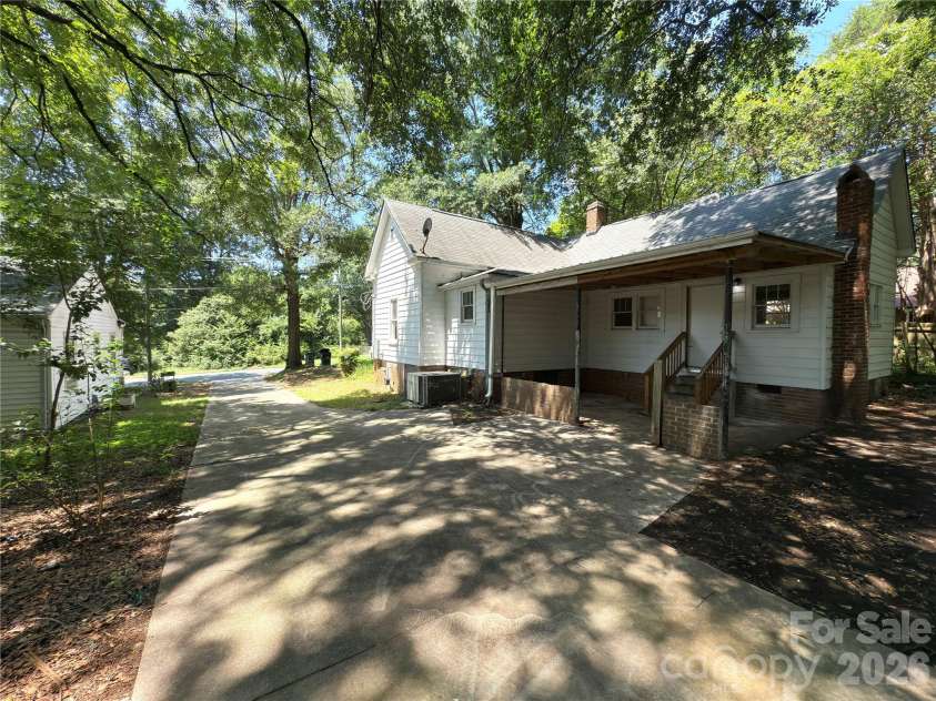 650 Harris Street, Concord, NC 28025.  MLS# CAR4409656, YatesRealty ID 40464. 