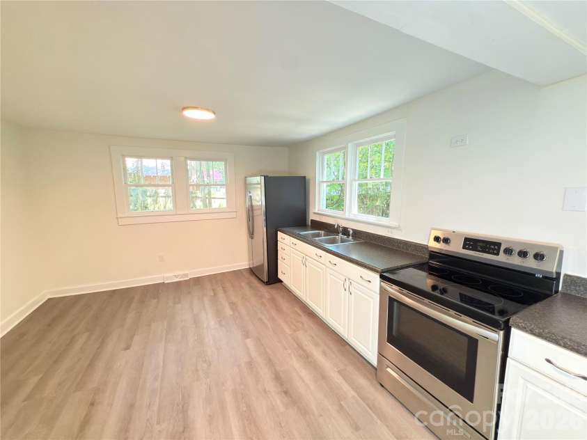 650 Harris Street, Concord, NC 28025.  MLS# CAR4409656, YatesRealty ID 40464. 