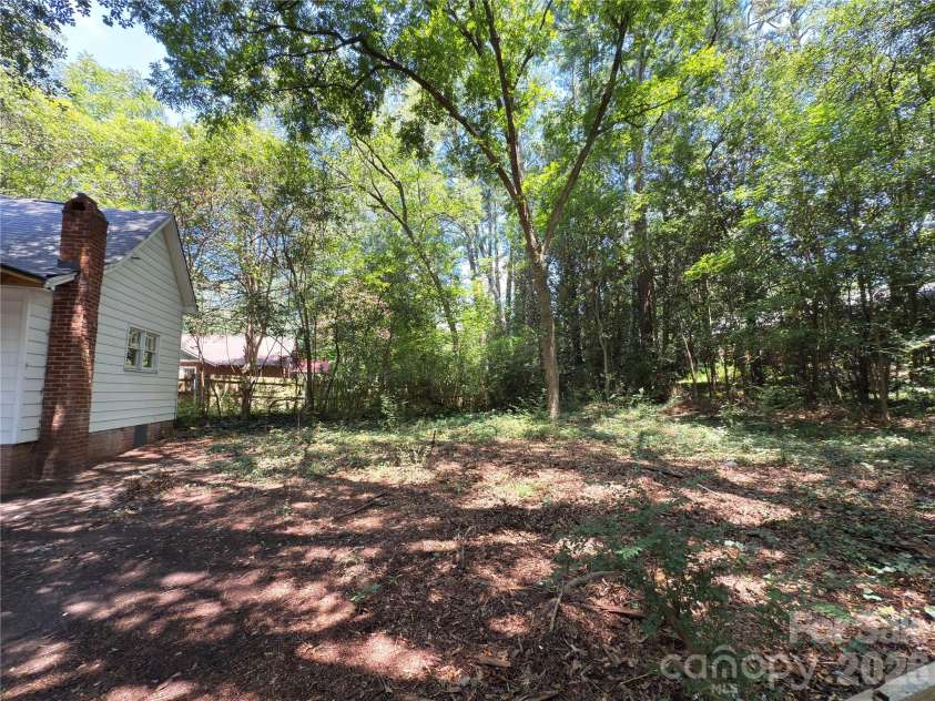 650 Harris Street, Concord, NC 28025.  MLS# CAR4409656, YatesRealty ID 40464. 