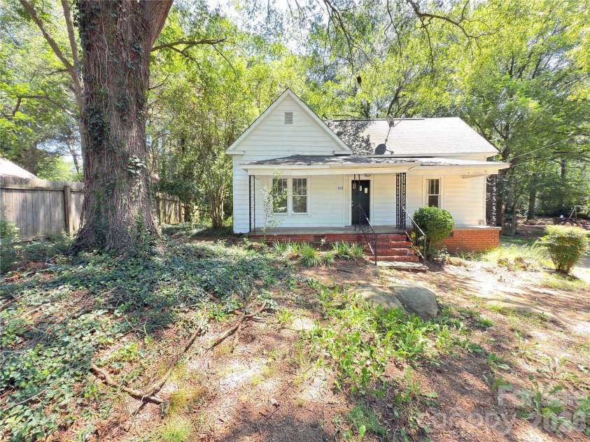 650 Harris Street, Concord, NC 28025.  MLS# CAR4409656, YatesRealty ID 40464. 