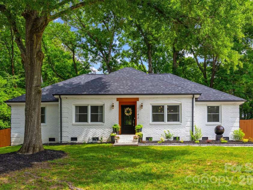 1142 Fox Run Drive, Charlotte, NC 28212.  MLS# CAR4409734, YatesRealty ID 40466. 