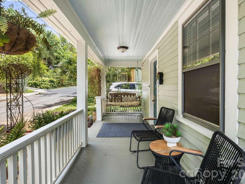 28 Woodlawn Avenue, Asheville, NC 28801.  MLS# CAR4405546, YatesRealty ID 40468. 
