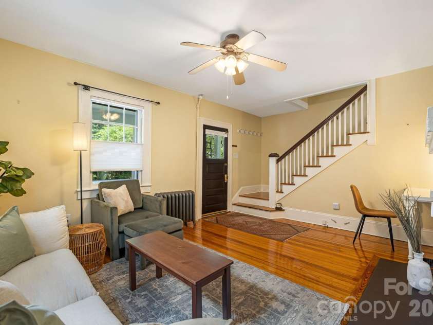 28 Woodlawn Avenue, Asheville, NC 28801.  MLS# CAR4405546, YatesRealty ID 40468. 