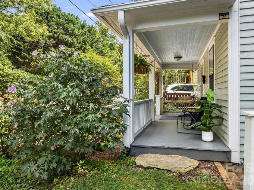 28 Woodlawn Avenue, Asheville, NC 28801.  MLS# CAR4405546, YatesRealty ID 40468. Access from Driveway