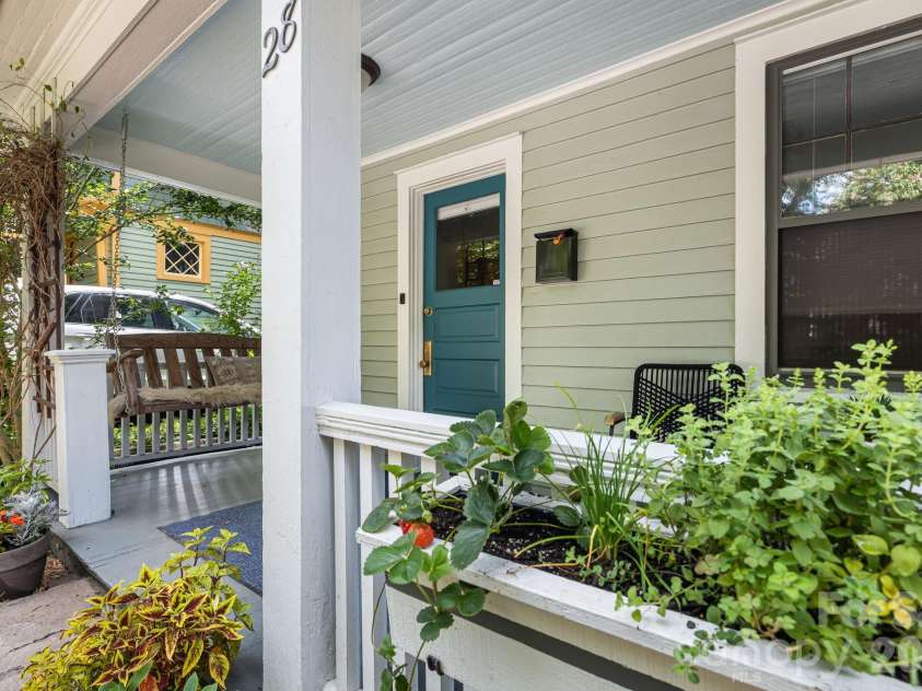 28 Woodlawn Avenue, Asheville, NC 28801.  MLS# CAR4405546, YatesRealty ID 40468. Pick me!