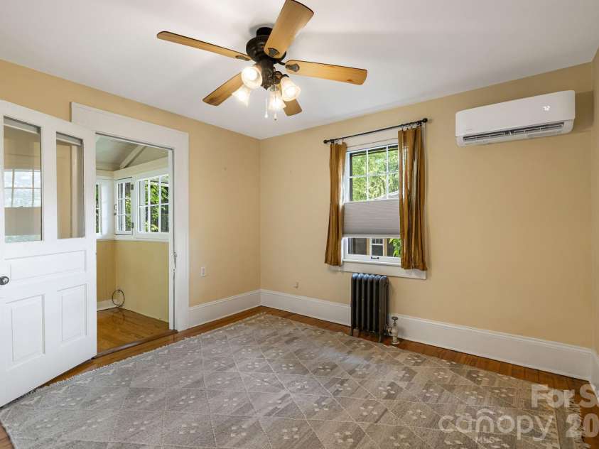 28 Woodlawn Avenue, Asheville, NC 28801.  MLS# CAR4405546, YatesRealty ID 40468. Second Bedroom
