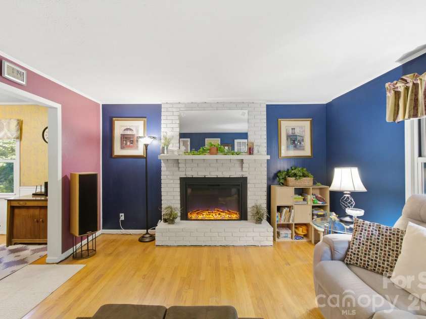 108 Arthur Lane, Hendersonville, NC 28791.  MLS# CAR4400429, YatesRealty ID 40469. 