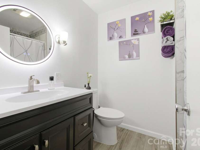 108 Arthur Lane, Hendersonville, NC 28791.  MLS# CAR4400429, YatesRealty ID 40469. 