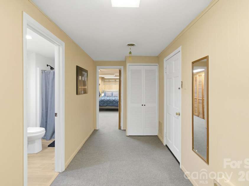 108 Arthur Lane, Hendersonville, NC 28791.  MLS# CAR4400429, YatesRealty ID 40469. 