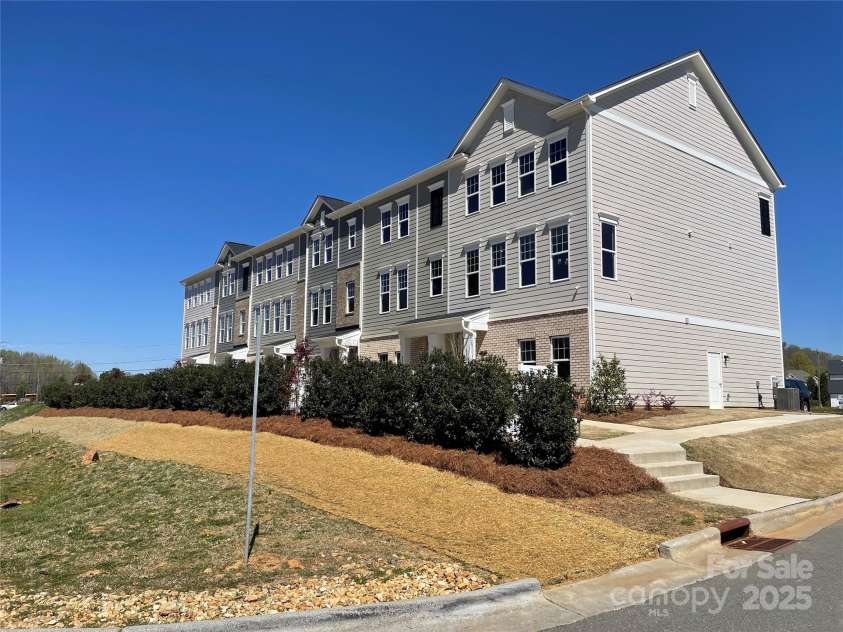 4223 New Hope Road, Cramerton, NC 28032.  MLS# CAR4110584, YatesRealty ID 4047. 