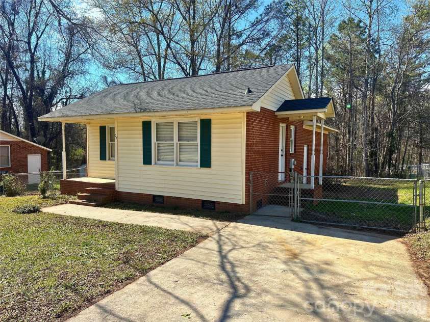 7 Rosewood Lane, York, SC 29745.  MLS# CAR4359579, YatesRealty ID 40470. 