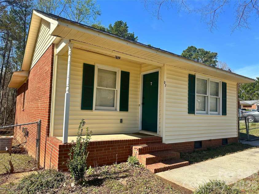7 Rosewood Lane, York, SC 29745.  MLS# CAR4359579, YatesRealty ID 40470. 