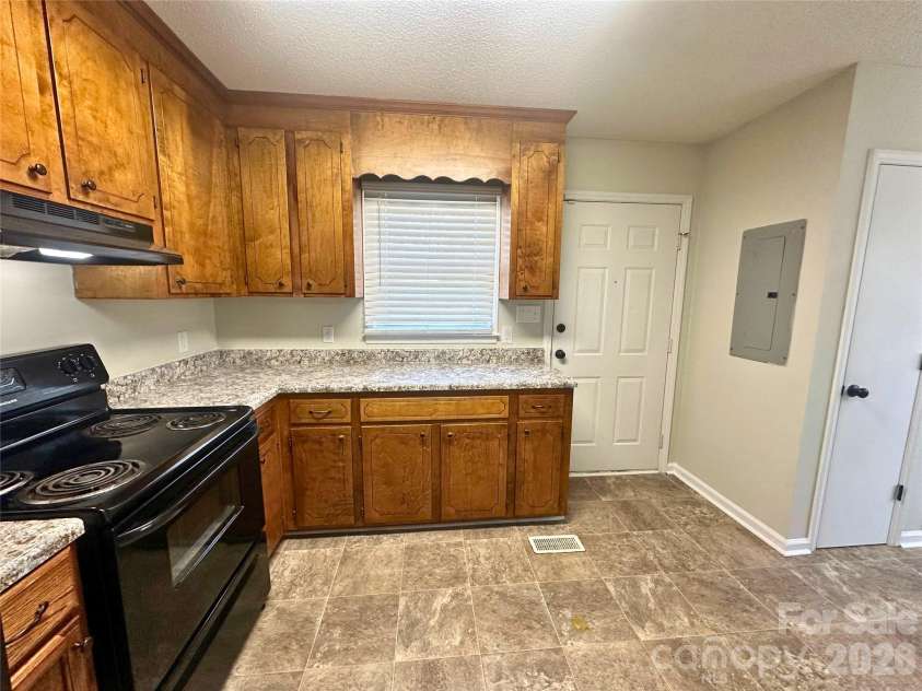 7 Rosewood Lane, York, SC 29745.  MLS# CAR4359579, YatesRealty ID 40470. 