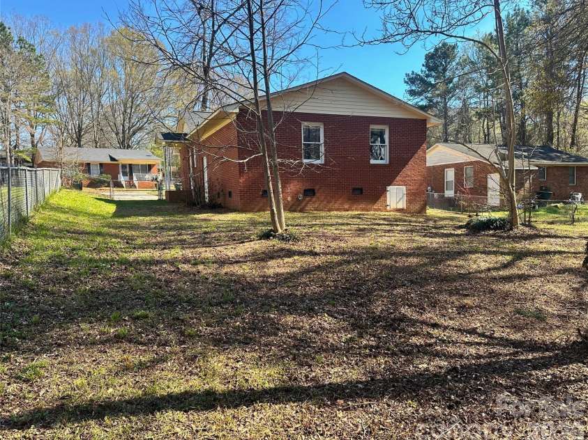 7 Rosewood Lane, York, SC 29745.  MLS# CAR4359579, YatesRealty ID 40470. 