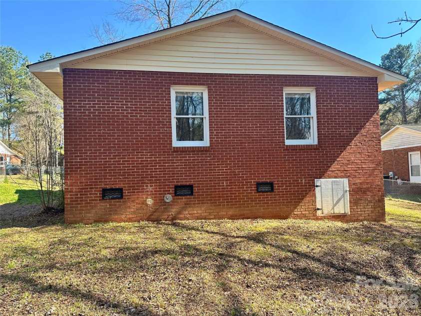 7 Rosewood Lane, York, SC 29745.  MLS# CAR4359579, YatesRealty ID 40470. 