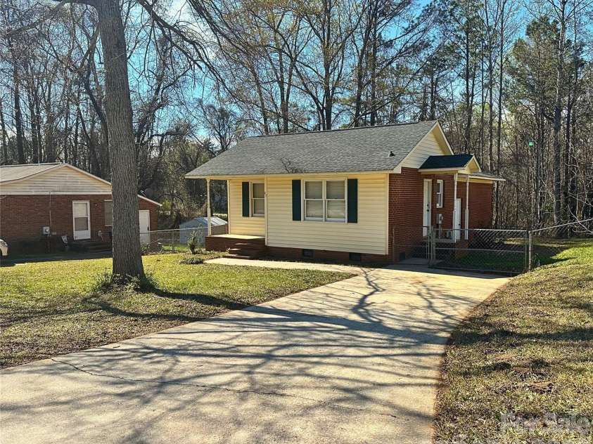 7 Rosewood Lane, York, SC 29745.  MLS# CAR4359579, YatesRealty ID 40470. 