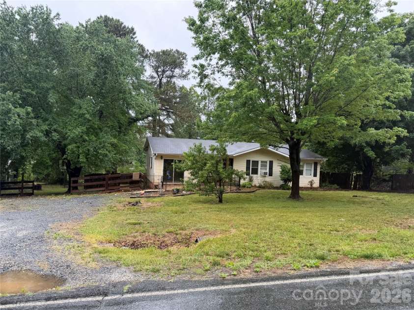2723 Tatertown Loop, Nebo, NC 28761.  MLS# CAR4394345, YatesRealty ID 40474. 