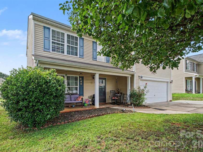 2026 Edenderry Drive, Statesville, NC 28625.  MLS# CAR4405689, YatesRealty ID 40476. 