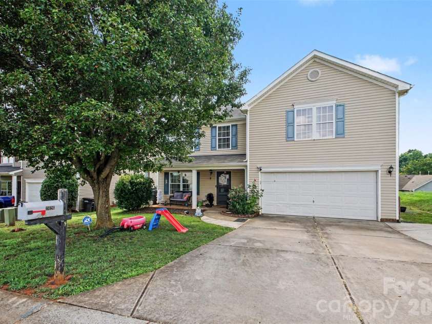 2026 Edenderry Drive, Statesville, NC 28625.  MLS# CAR4405689, YatesRealty ID 40476. 