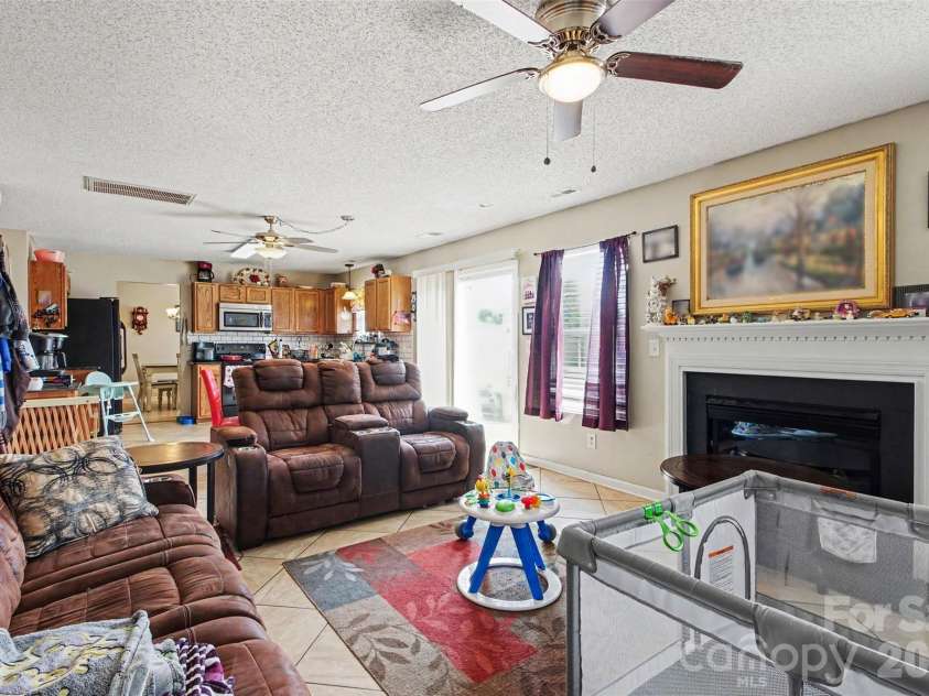2026 Edenderry Drive, Statesville, NC 28625.  MLS# CAR4405689, YatesRealty ID 40476. 