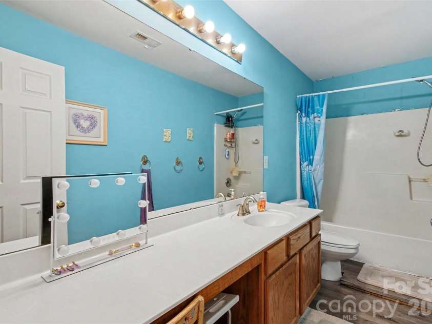 2026 Edenderry Drive, Statesville, NC 28625.  MLS# CAR4405689, YatesRealty ID 40476. 