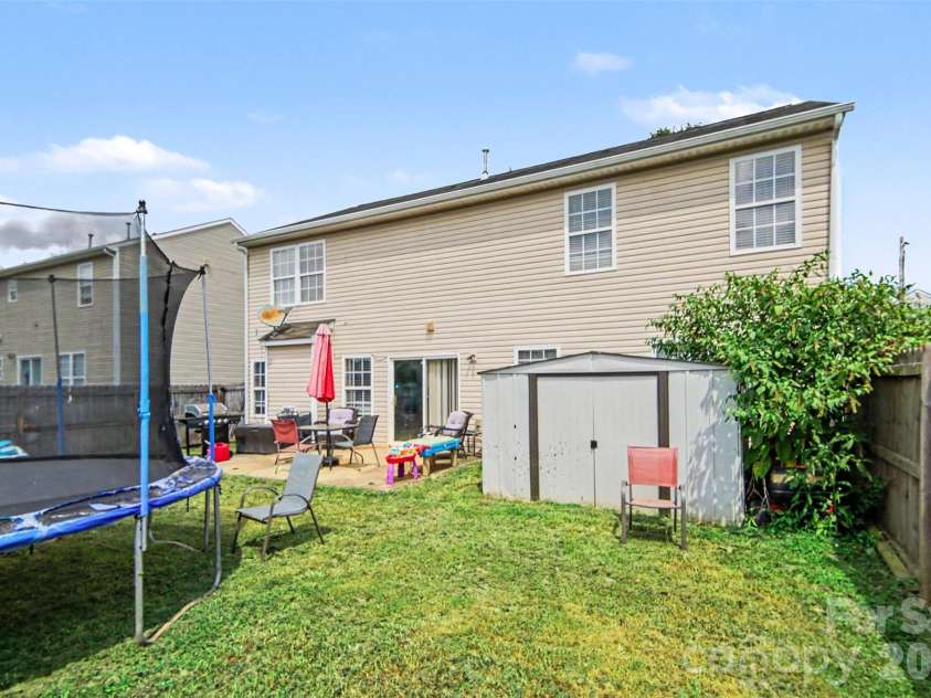 2026 Edenderry Drive, Statesville, NC 28625.  MLS# CAR4405689, YatesRealty ID 40476. 