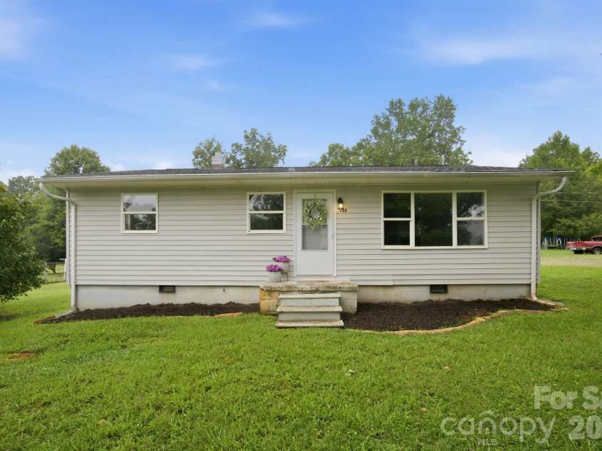 552 Old NC 277 Road, Bessemer City, NC 28016.  MLS# CAR4404820, YatesRealty ID 40478. 