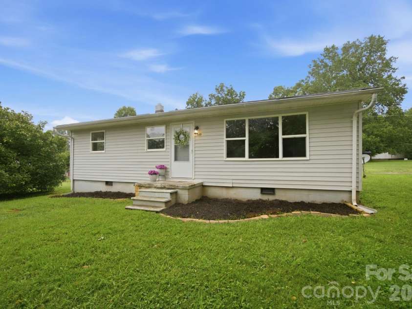 552 Old NC 277 Road, Bessemer City, NC 28016.  MLS# CAR4404820, YatesRealty ID 40478. 