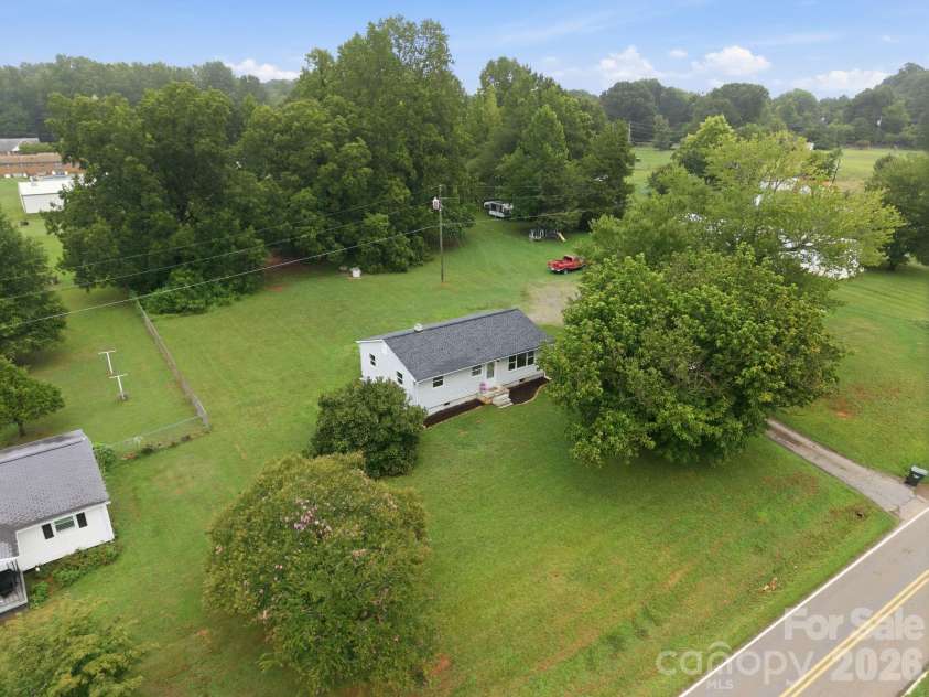 552 Old NC 277 Road, Bessemer City, NC 28016.  MLS# CAR4404820, YatesRealty ID 40478. 