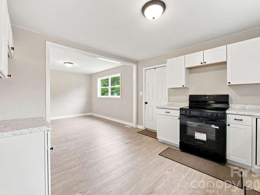 552 Old NC 277 Road, Bessemer City, NC 28016.  MLS# CAR4404820, YatesRealty ID 40478. 