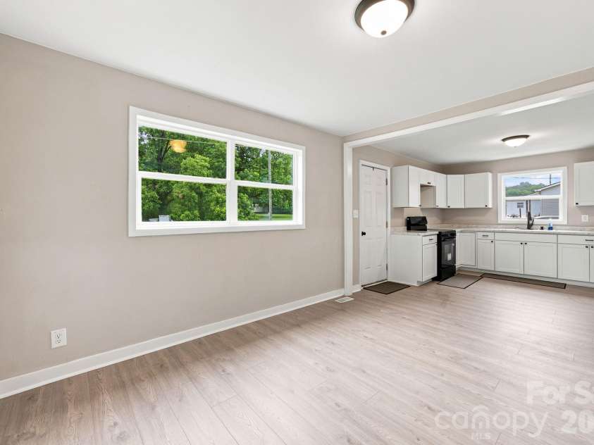 552 Old NC 277 Road, Bessemer City, NC 28016.  MLS# CAR4404820, YatesRealty ID 40478. 