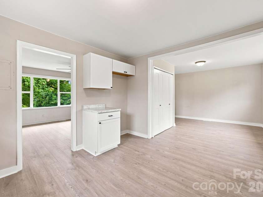 552 Old NC 277 Road, Bessemer City, NC 28016.  MLS# CAR4404820, YatesRealty ID 40478. 
