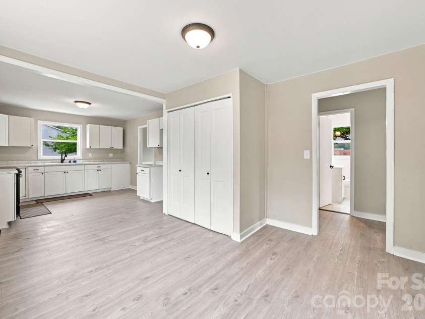 552 Old NC 277 Road, Bessemer City, NC 28016.  MLS# CAR4404820, YatesRealty ID 40478. 